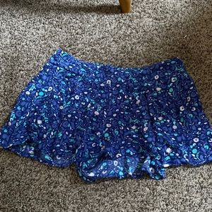 Women’s shorts size small
